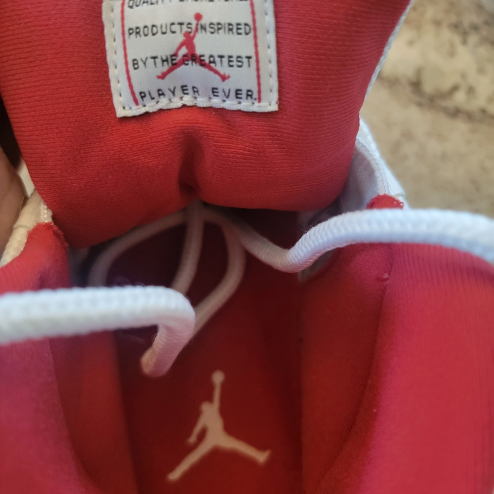 Jordan Retro II Sneakers Like New Excellent Condition Size8 Make Your Best Offer